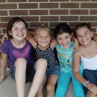 Danielle Kemp Photo 26