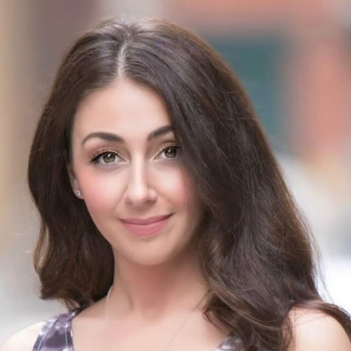 Kristen Vaughn Photo 12