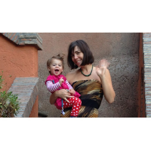 Victoria Gardner Photo 34