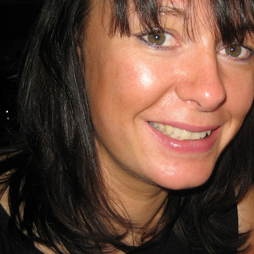 Louise Armstrong Photo 24