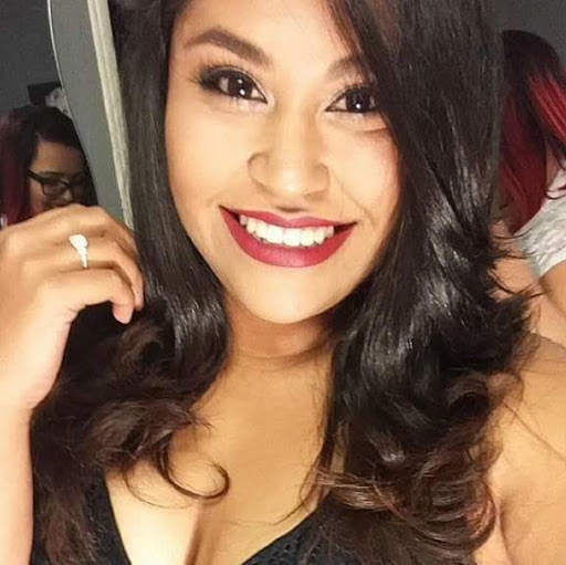 Alma Ruiz Photo 24