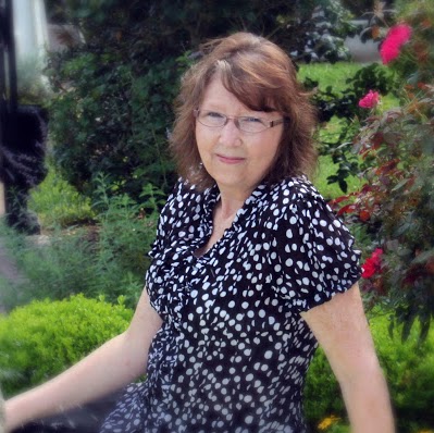 Robin Reeves Photo 33