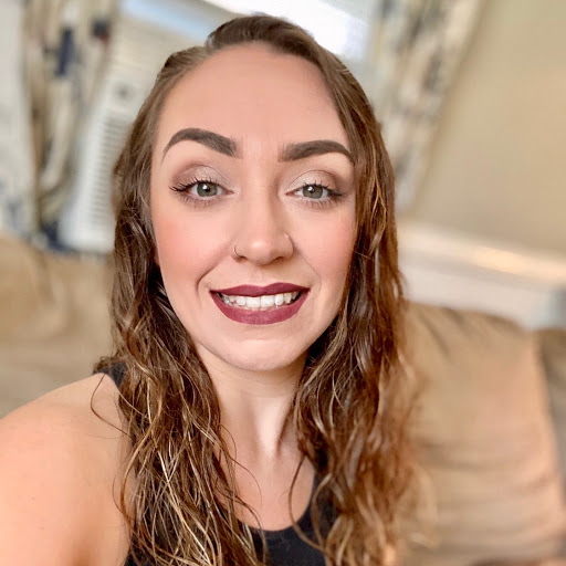 Stephanie Richardson Photo 17