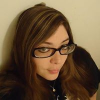 Julie Loveless Photo 7