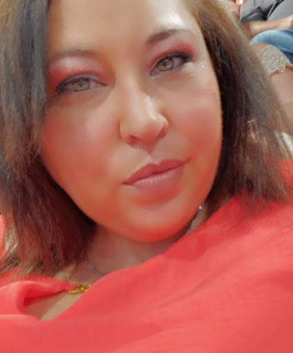 Robin Hines Photo 24