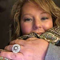 Carrie Hayes Photo 16