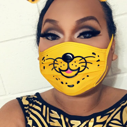 Lisa Summers Photo 17