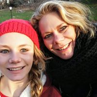 Robyn Matthews Photo 42