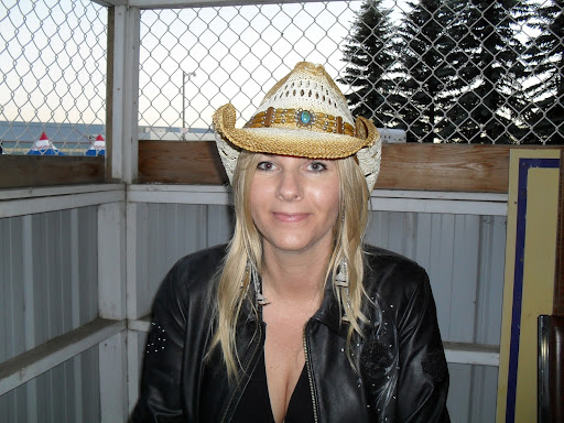 Mary Valentin Photo 13