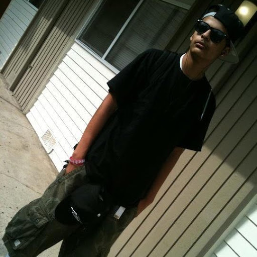 Cesar Castillo Photo 9