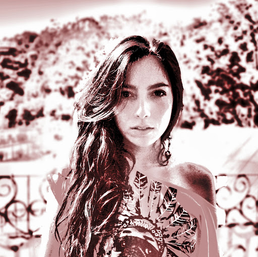 Stephanie Ferrari Photo 4