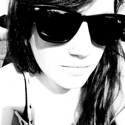 Danielle Gray Photo 19