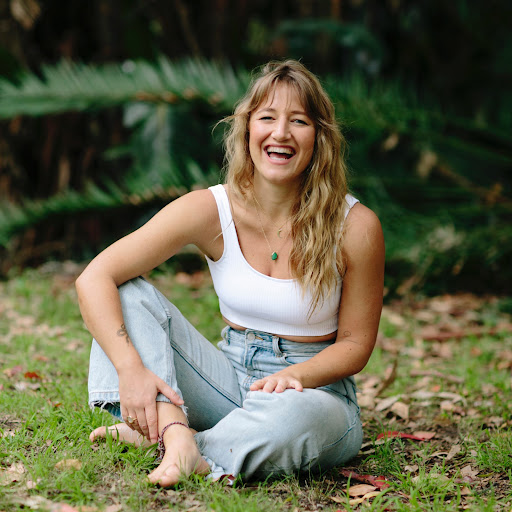Rebecca Ratcliff Photo 21