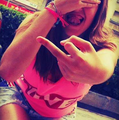 Jessie Armstrong Photo 14