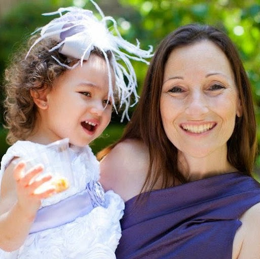 Julie Arnold Photo 22