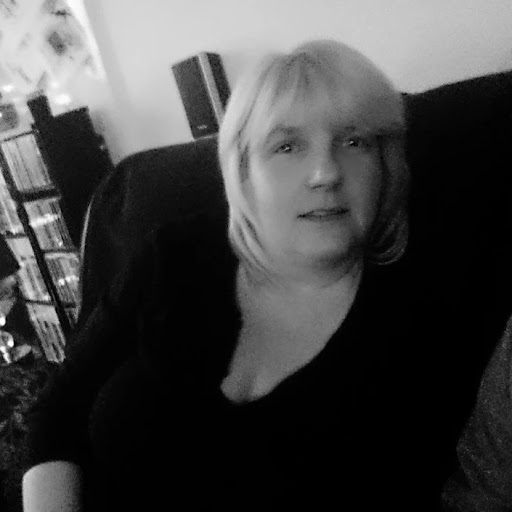 Tracy Osborne Photo 19