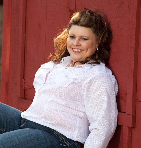 Stephanie Waddell Photo 16