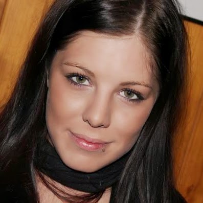 Crystal Richardson Photo 6