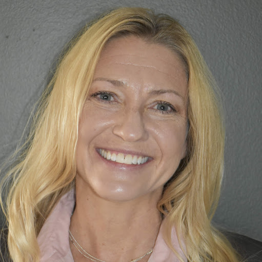 Sue Emery Photo 32