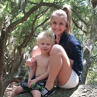Kristen Deloach Photo 4