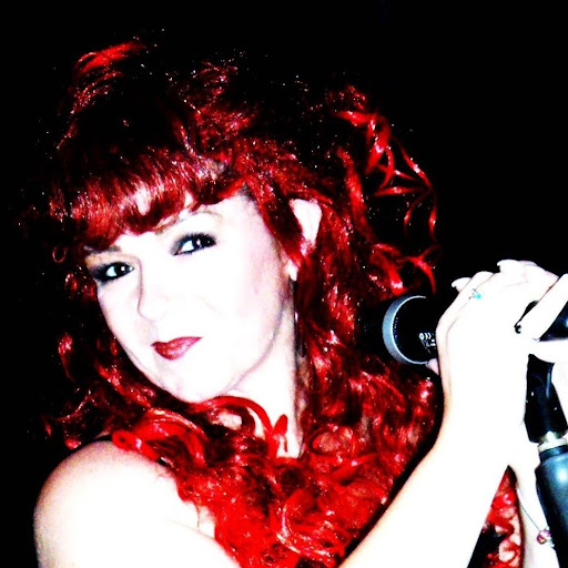 Caroline Blake Photo 8