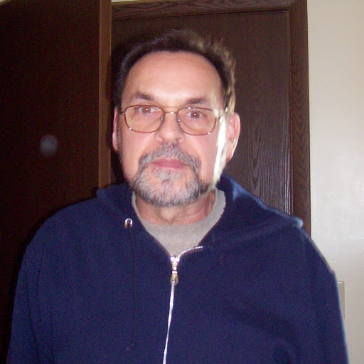 Richard Hensley Photo 34