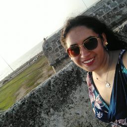 Angela Ruiz Photo 29