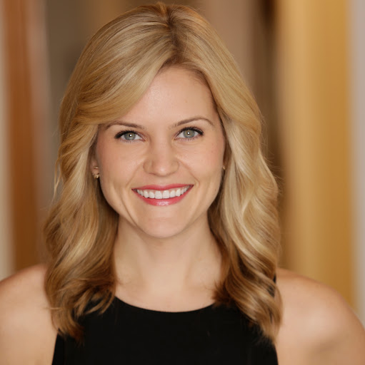 Lindsay Ryan Photo 28
