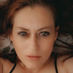 Annette Oliver Photo 3