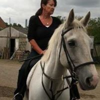 Linda Nicholls Photo 23