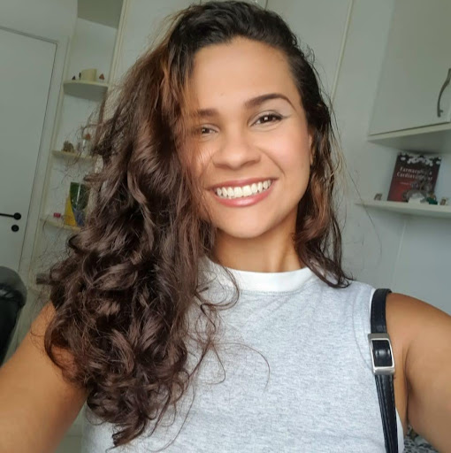 Julia Mello Photo 15