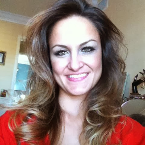 Elizabeth Martin Photo 53