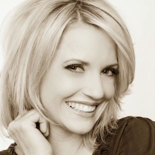Annie Murdock Photo 5