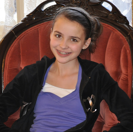 Julia Shannon Photo 17