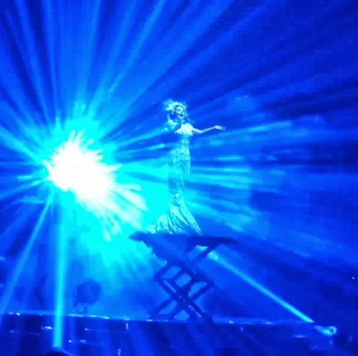 Michelle Hennessy Photo 23