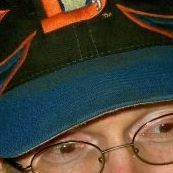 Larry Cable Photo 24