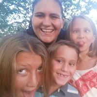 Kimberly Schaefer Photo 31