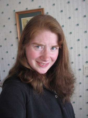 Elizabeth Holland Photo 37