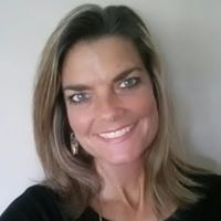 Leigh Russell Photo 17