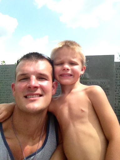 Jeremy Scruggs Photo 22