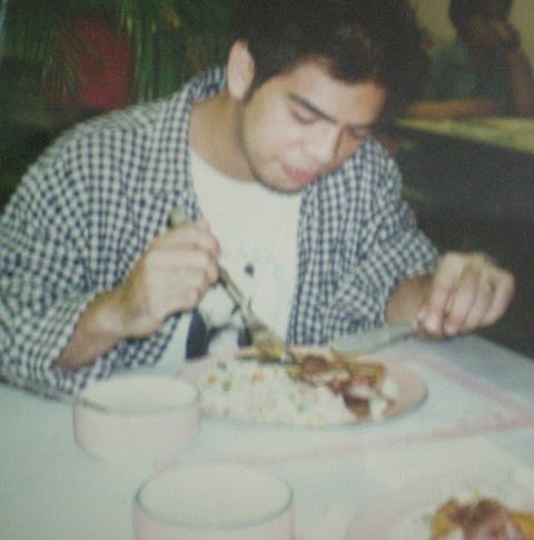 Gilbert Flores Photo 31