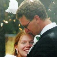 Jennifer Cummings Photo 27