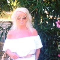 Helen Hunter Photo 13