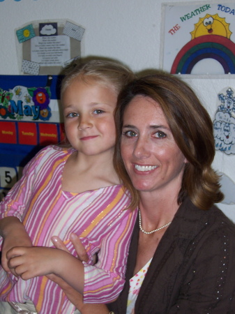 Danielle Hill Photo 8