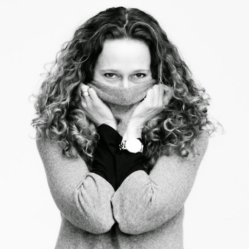 Emily Bryan Photo 20