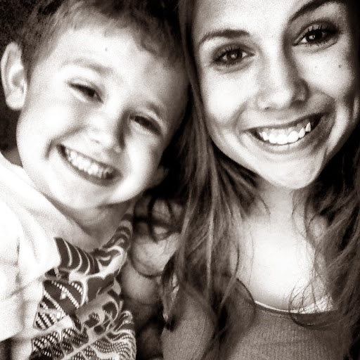 Laura Bates Photo 37 Laura Bates Photo 37