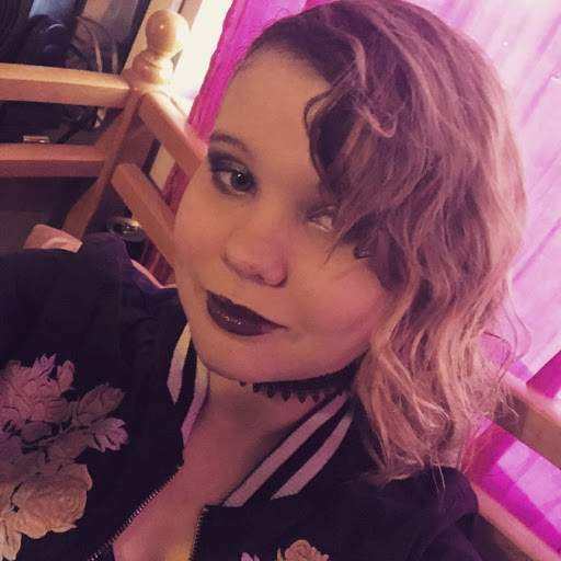 Kim Nichols Photo 22