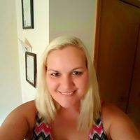 Michelle Davis Photo 35