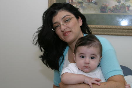 Julie Leon Photo 9