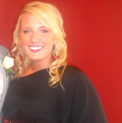 Alexandra Lucas Photo 13